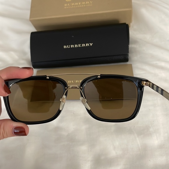 Authentic Burberry Sunglasses - Picture 4 of 7